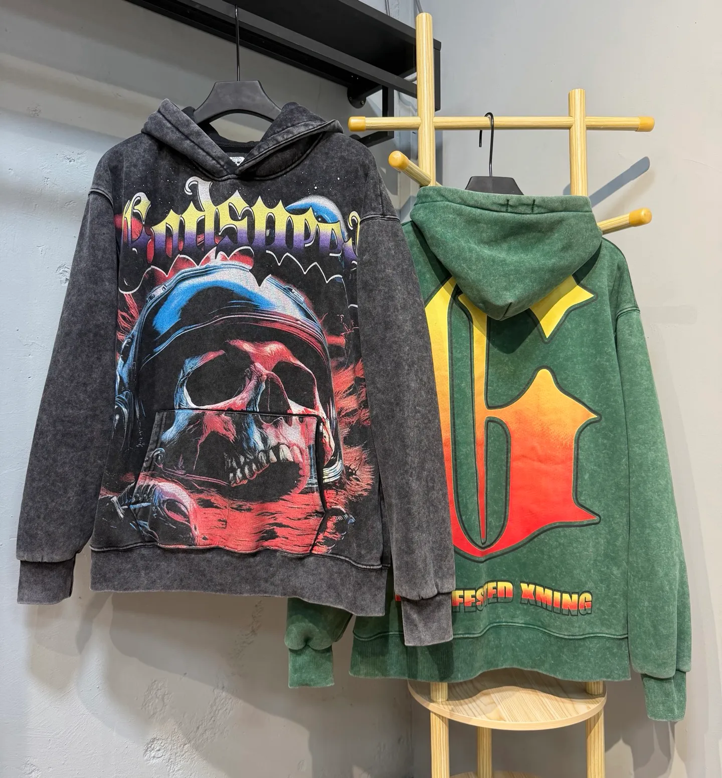 G 6605# Washed and distressed Black/Washed postal green I In Stock real shot Godspeed cross-border American rock street washed Retro style hooded pocket sweatshirt (high-definition printing) Fabric (fabric): High-density cotton washed sweatshirt plus velvet and thickened Weight Sizes (size): S-M-L-XL Color (colour): Washed and distressed Black/Washed postal green